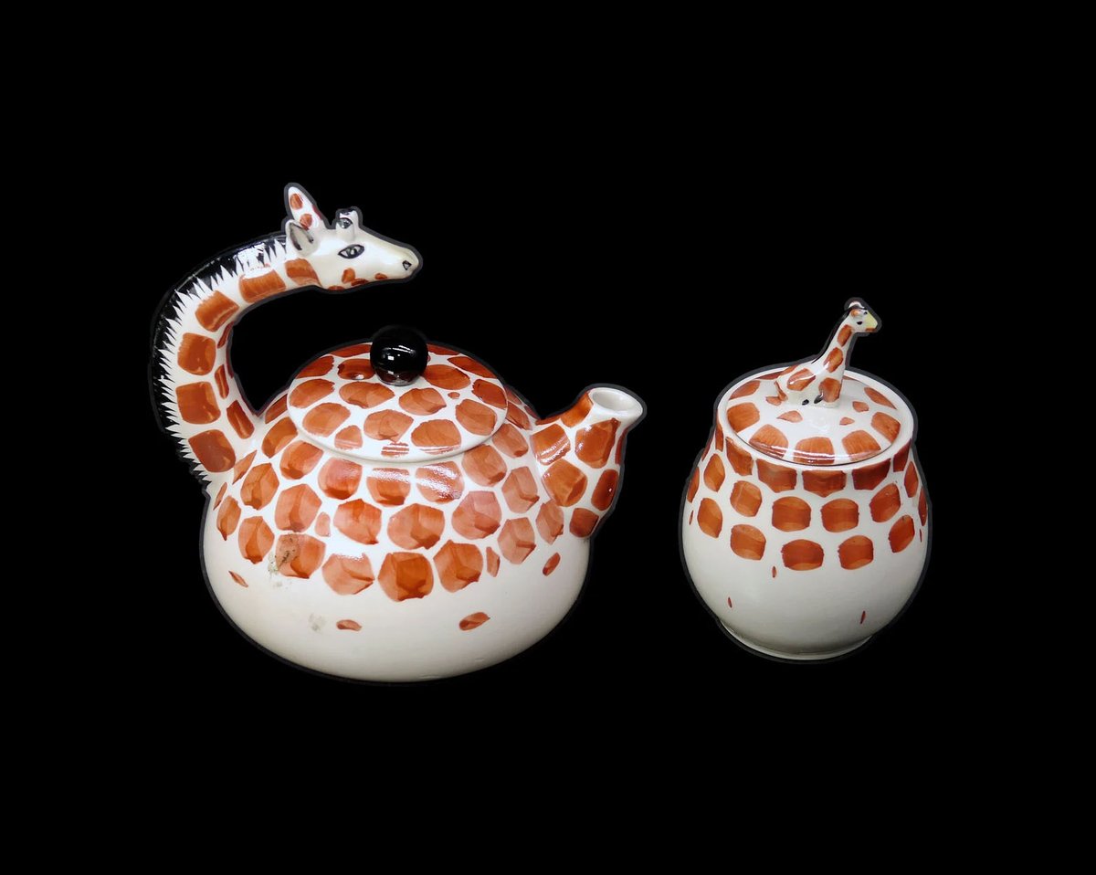 G97816960Girl's tweet photo. Pier 1 Giraffe teapot and covered sugar bowl. Too cute. https://t.co/lgEKiL3mDn via @Etsy #BuyfromGroovy #antiqueshop #teatime #teapot #giraffeteapot #Pier1 #Pier1Giraffe #Pier1tableware #EtsySellers https://t.co/qR1D3M3BpS