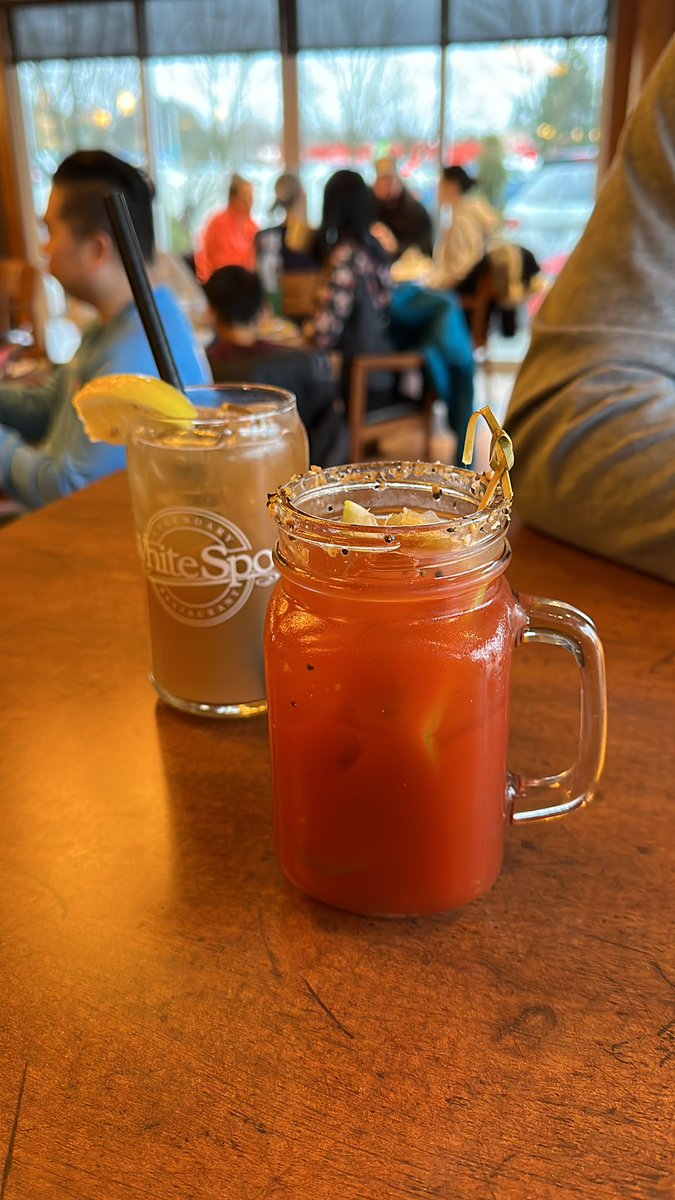 CaesarKing69's tweet photo. The king is back in town! White spot Caesar gets a 6/10 with zero room for negotiation. Merry Christmas https://t.co/6xo70bNfPc