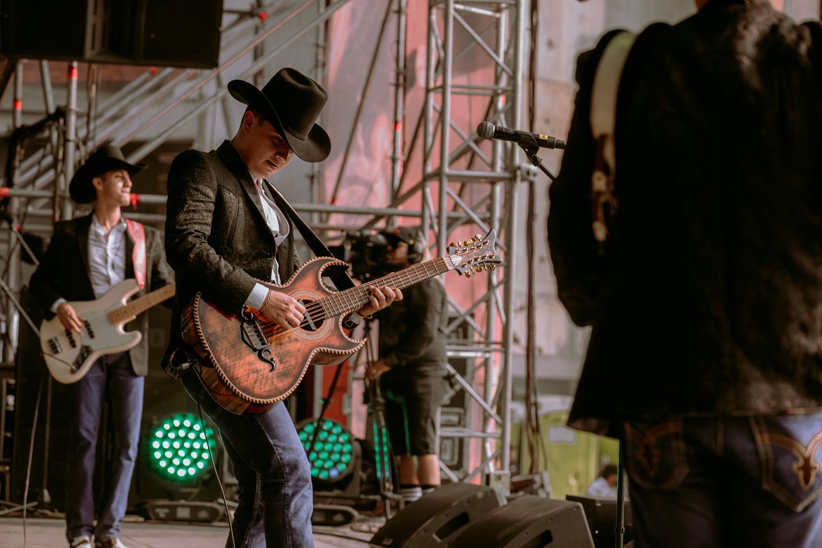 NortexFestival's tweet photo. ¡Los Bandidos de #Nortex2022! 🔥 @LauraDenisse, #LosRegios, #ElContrato, #ImperioCalavera y #GRUPOPOSSEIDO fueron los encargados de iniciar la gran fiesta 🤠💃 https://t.co/s5po5MTwb1
