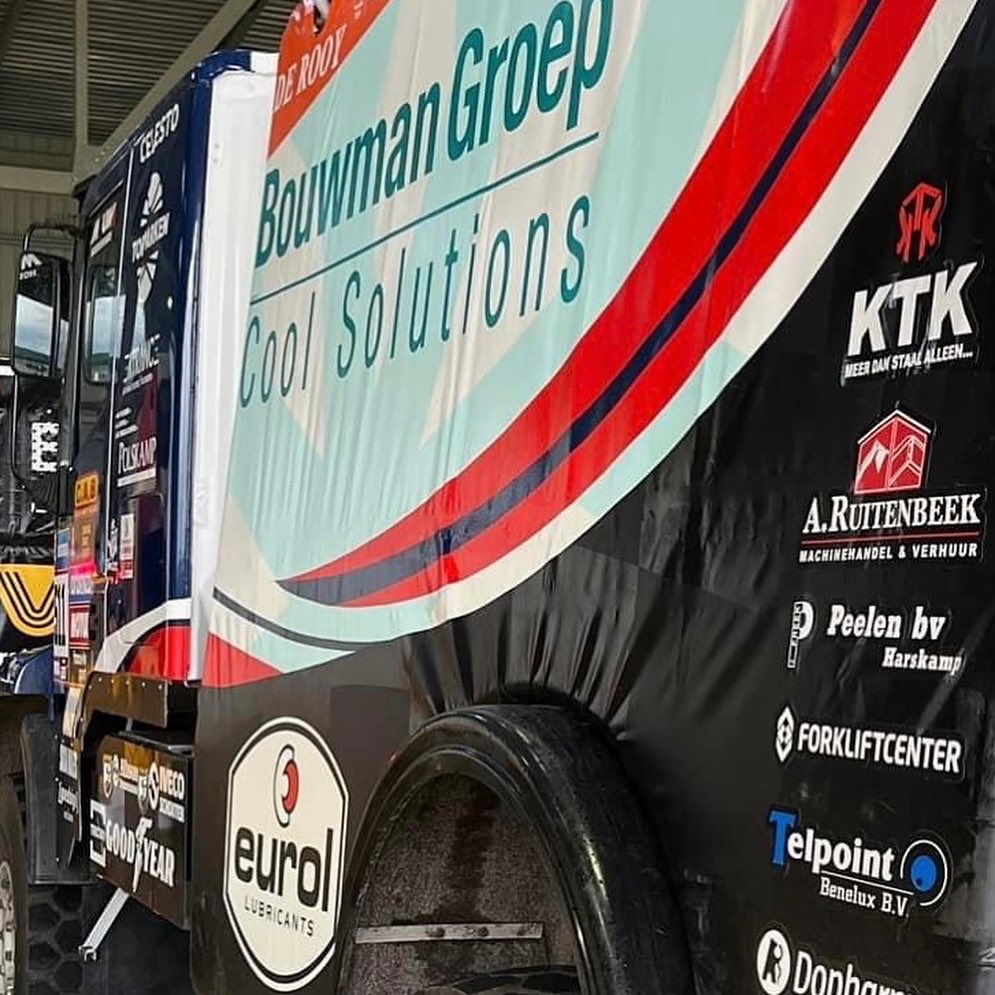 TelpointBenelux's tweet photo. Dakar 2023

Ook de komende Dakar Rally rijdt Telpoint mee als sponsor met rallycoureur Mitchel van den Brink van het team Eurol Rallysport Team De Rooy

Wij wensen Mitchel heel veel succes! 💪🏻🇳🇱🚚💨

De Dakar Rally is van 31 december 2022 tot 15 januari  2023 in Saudi-Arabië. https://t.co/m7PdrTX7Iu