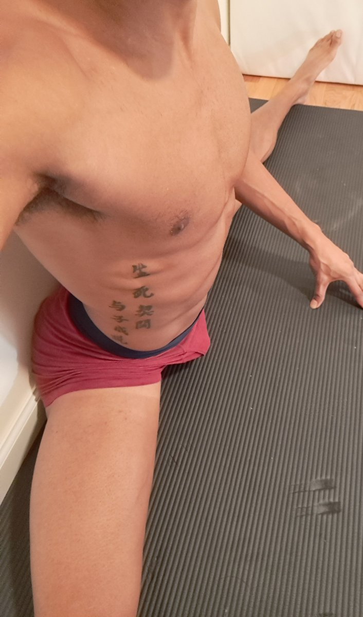 FlexiboyT's tweet photo. Time to get back into a routine
#stretching https://t.co/f3sLii5W3S