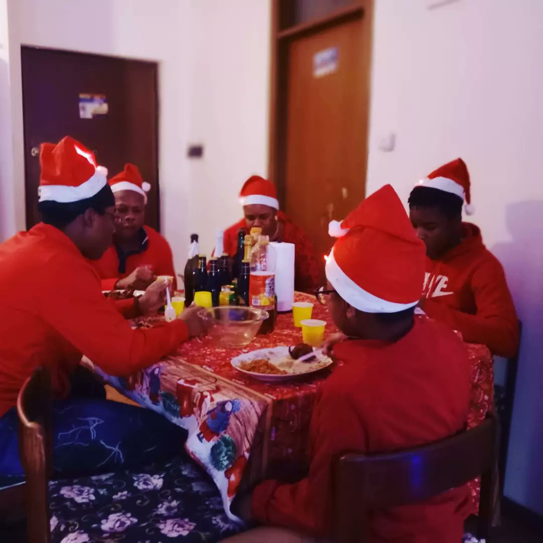 JOmofomwan's tweet photo. MERRY CHRISTMAS TO YOU ALL ❤️ STAY BLESSED 🎄🎄🎄🎄🎄🎄 https://t.co/gwtTZpunQw
