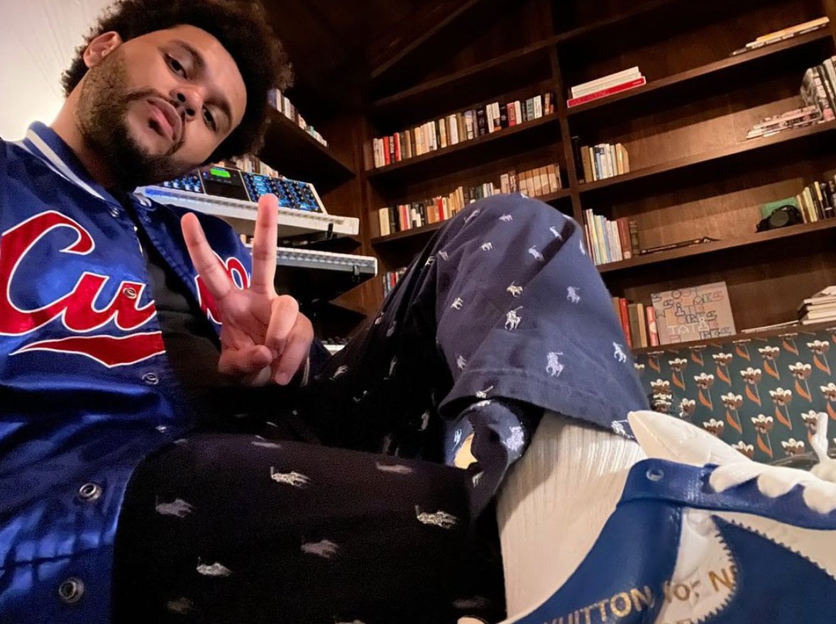 poweratl's tweet photo. #TheWeeknd can I be your ⭐️ girl? 🫶 https://t.co/KvtHHzw5JW
