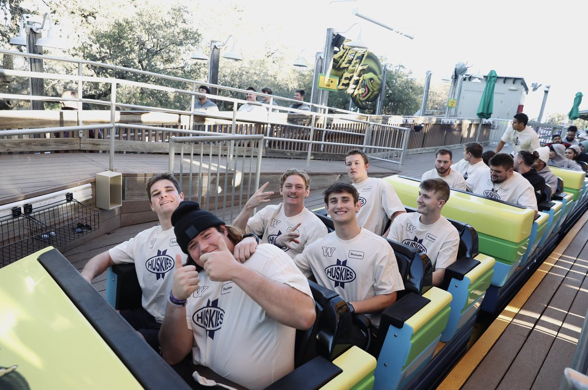 UW_Football's tweet photo. Alamo shenanigans 🎢 https://t.co/DpinkRD76m