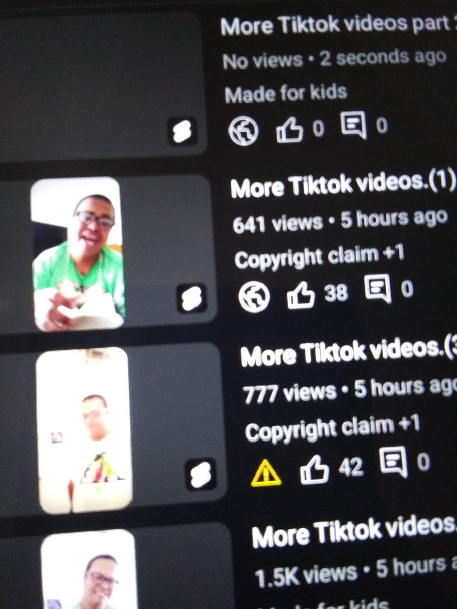 CarnageEast's tweet photo. @YouTube i put in the description that i don't own the music and song. Please do anything you can to help me. https://t.co/sNekXzABUz