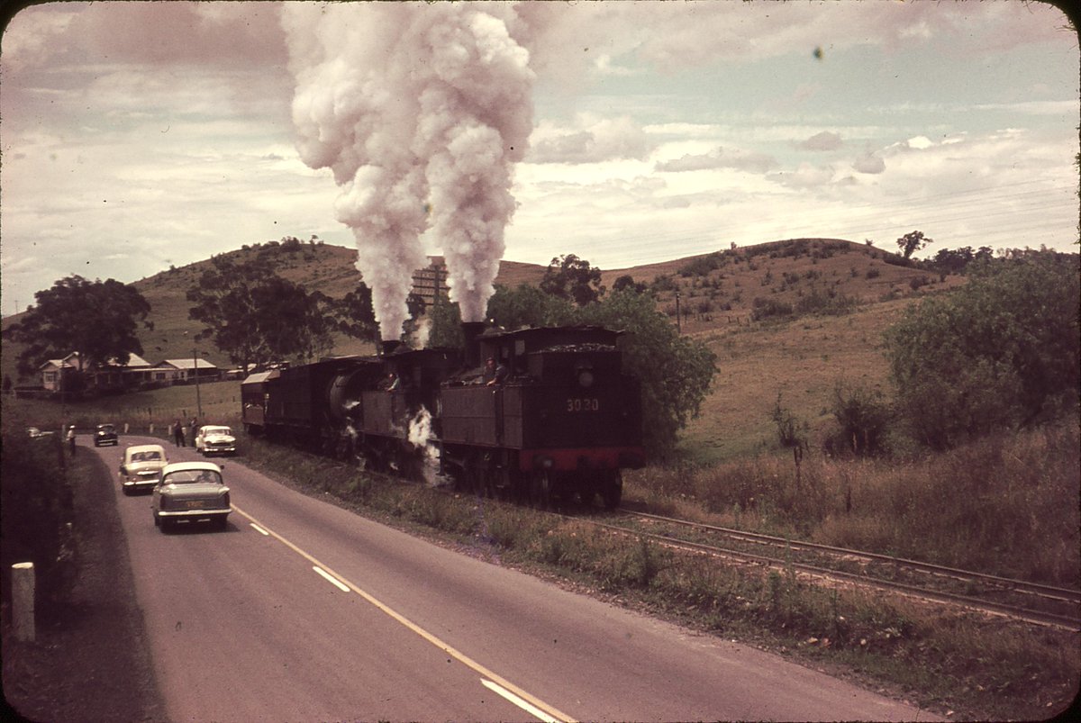 eric_riddler's tweet photo. #FoundSlideHoliday #CamdenLine Locomotive 3030 leads one of the last mixed trains on the Camden line up Kenny Hill, heading for Campbelltown, Tharawal country, December 1962 (photo by unknown Australian Railway Historical Society member) 5/8 https://t.co/BuqOT71GvI