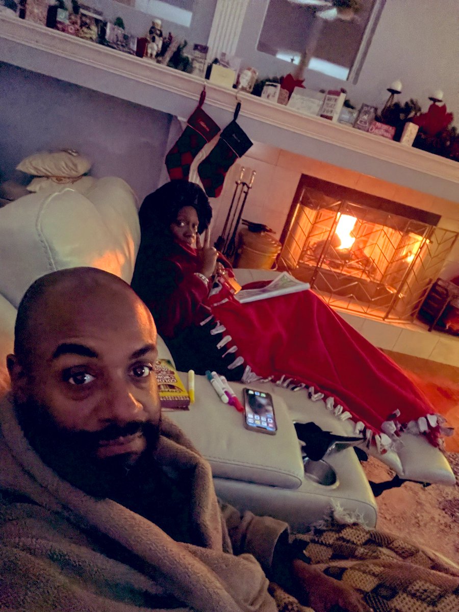 TheRealBrownsTM's tweet photo. Keeping warm. https://t.co/oNgwO01LMZ
