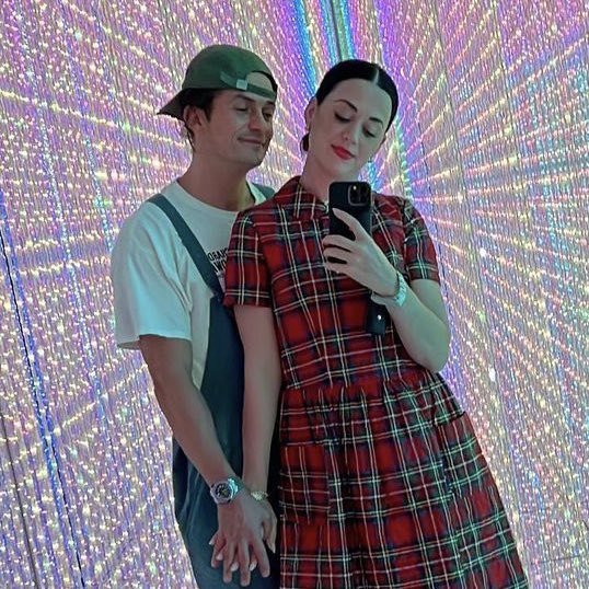KatyActivity's tweet photo. Orlando Bloom with Katy Perry via Instagram. https://t.co/NwzjRMFKmD