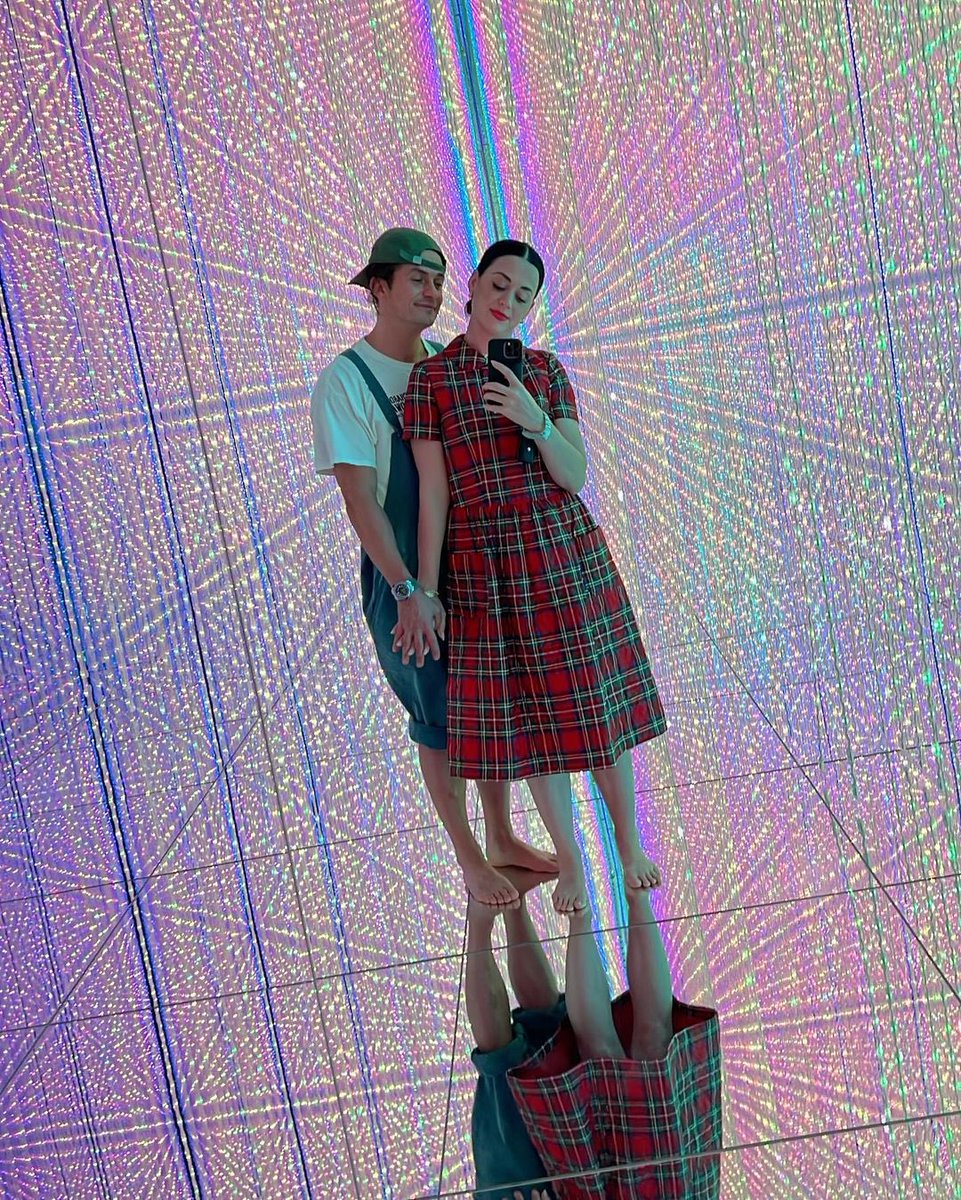 KatyActivity's tweet photo. Orlando Bloom with Katy Perry via Instagram. https://t.co/NwzjRMFKmD