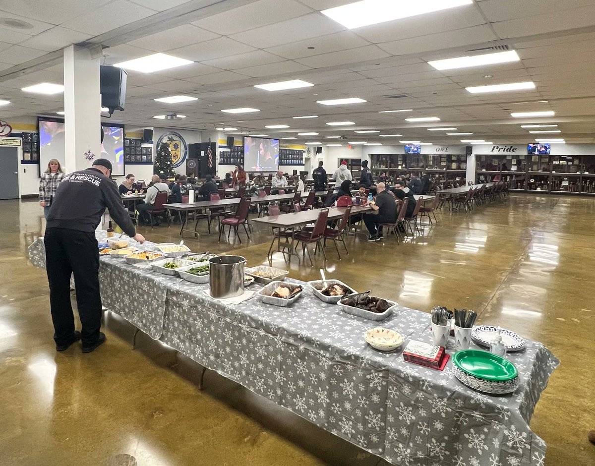 OWLVFD's tweet photo. Some photos from the delicious holiday dinner for the crews from Stations 2, 12 and 14 that provided service to our community on Christmas Day. What are your favorite dishes to serve at holiday meals?
#OWLVFD
@PWCFireRescue https://t.co/o31tW7ZTid