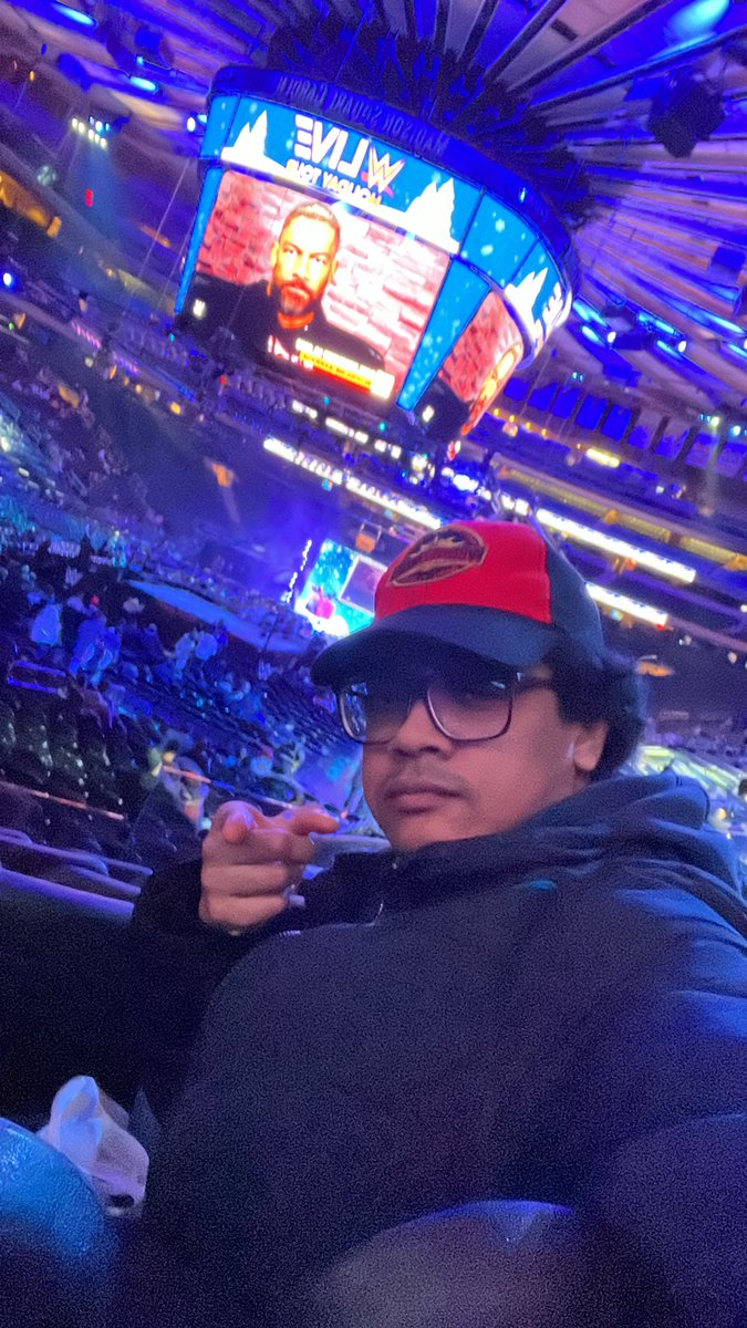 fridayphil's tweet image. #WWEMSG