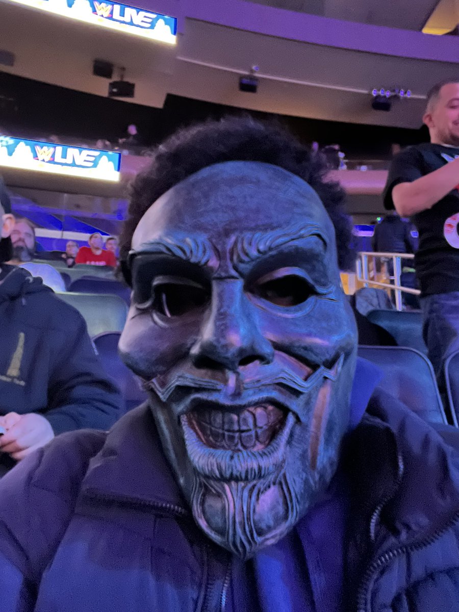 fridayphil's tweet image. #WWEMSG