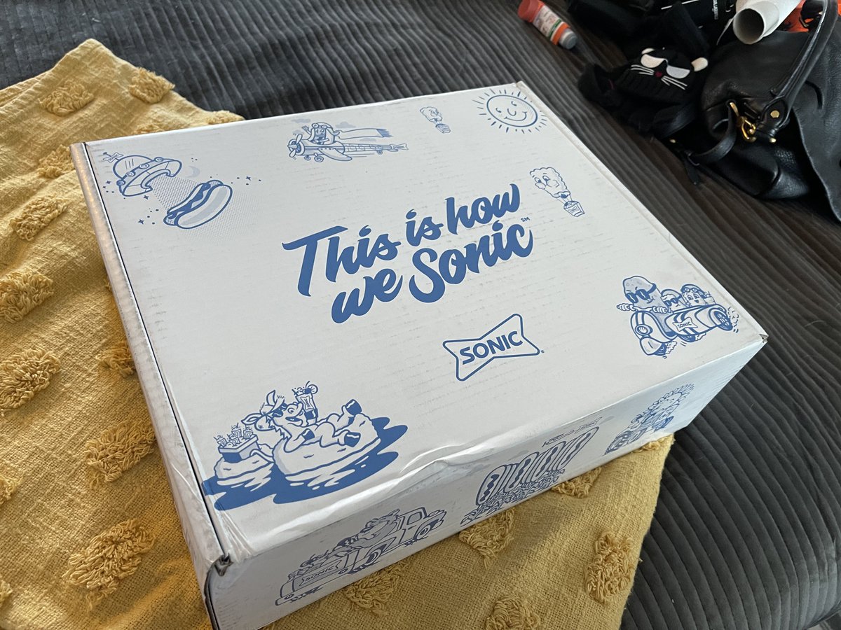 Vintageclash's tweet photo. Just got this AWESOME Xmas gift in the mail! What a run for the last 3+ years being the @sonicdrivein California family… we’ve had a blast &amp; super stoked our family has been a part of so many wonderful Sonic Drive-in campaigns! Until the next one! #Thisishowwesonic https://t.co/xHMgRhcxmn