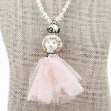 Doriest_Designs's tweet photo. NEW CONTEST: 
Share my business &amp; you can win some fabulous prizes in this GIVEAWAY. Here's how:
1)LIKE this post
2) SHARE it 
3) COMMENT done  
Do all 3 and you're entered to WIN. 12/31 I will randomly draw a name and you will win jewelry worth up to $100  #giveaway #contest https://t.co/0MQppfwySJ
