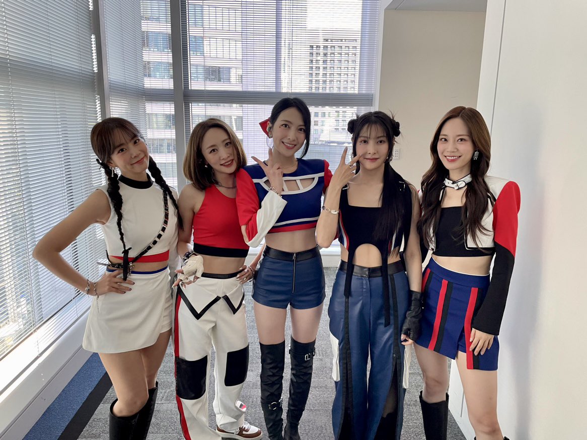 jy940108's tweet photo. 점핑 젯코럽 메들리 하나봐용
아우 이뻐🥰🥰 https://t.co/6QGNU3SYcy