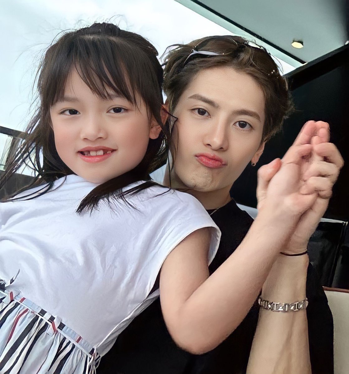So cute 😙😙 <a href="/JacksonWang852/">Jackson Wang</a>