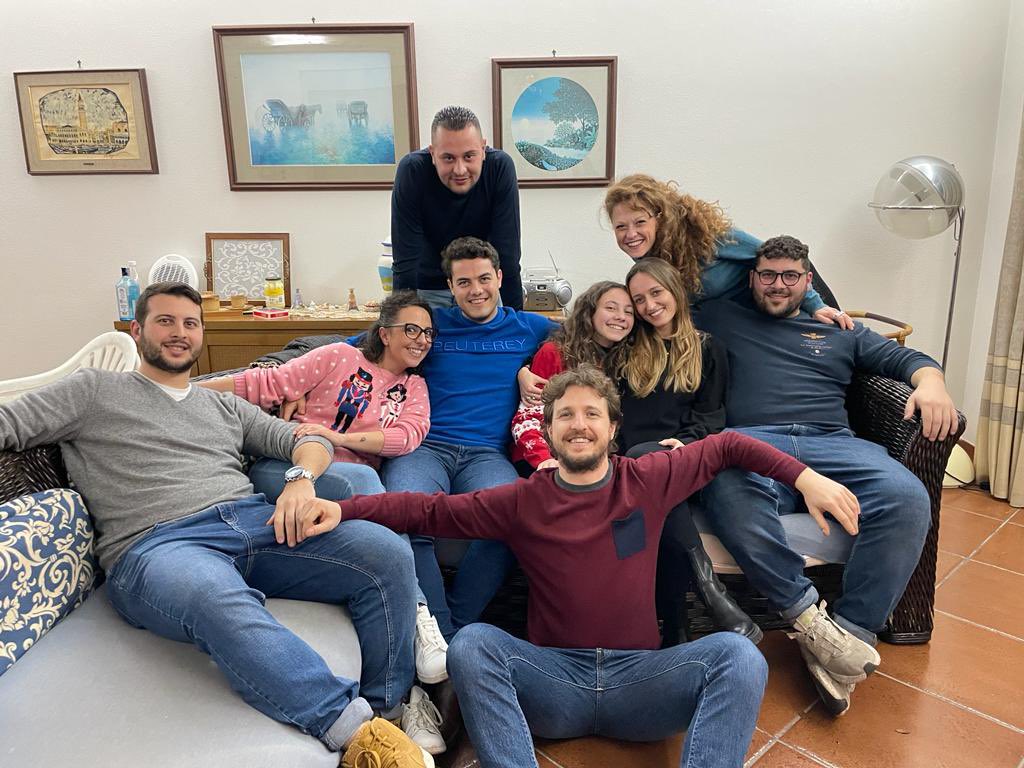 GiuliaMaradei's tweet photo. 🎄🏡🪢 https://t.co/d6mEG4bzjt