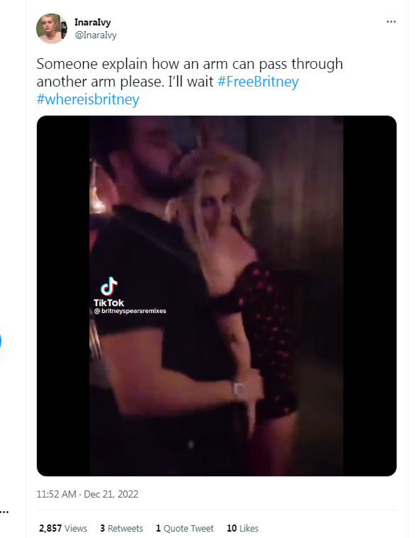 TeradaTomoo's tweet photo. @InaraIvy Maybe because the arm never "pass through another arm" but slips behind hers? A lot of accounts wanting to disinform to sabotage #FreeBritney #FreeBritney2 #JusticeForBritney #WhereIsBritney #SOSBritney #BritneyWasNeverFreed #BritneyIsNotFree #EndTheCarePlan #BritneySpears https://t.co/0cvtnIP1kk