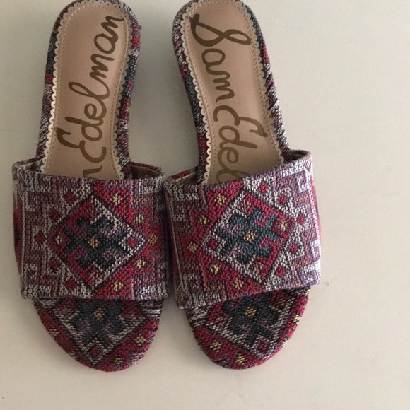 darphenix1's tweet photo. So good I had to share! Check out all the items I'm loving on @Poshmarkapp #poshmark #fashion #style #shopmycloset #lelis #nascar #samedelman: https://t.co/Pb4pBdn4VV https://t.co/Z2dK4d9gN2