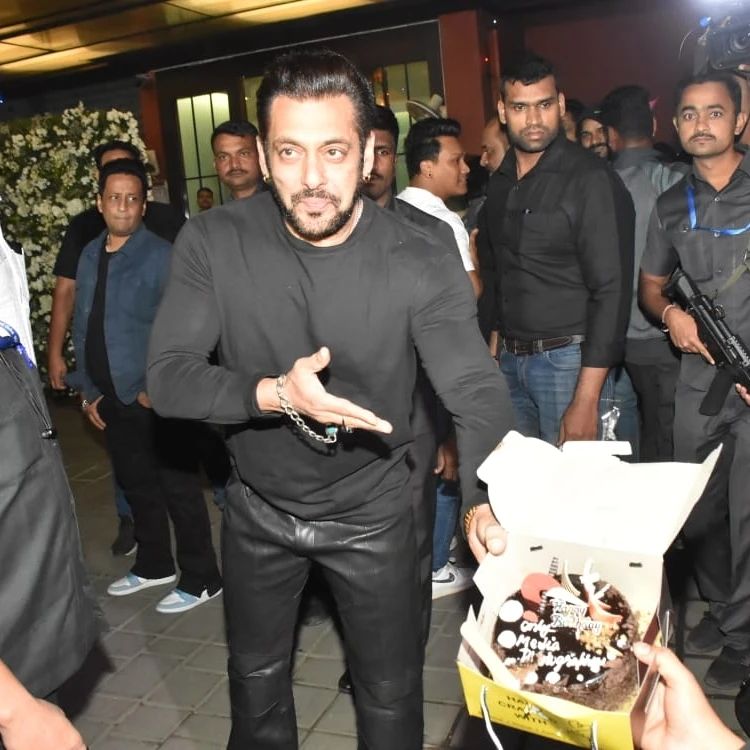 Happy Birthday Bhaijaan <a href="/BeingSalmanKhan/">Salman Khan</a> ❤️ May you always be safe, healthy &amp; happy. Everything changes in life but my love for you will always remain constant 🫶 #HappyBirthdaySalmanKhan #SalmanKhan #BhaiKaBirthday