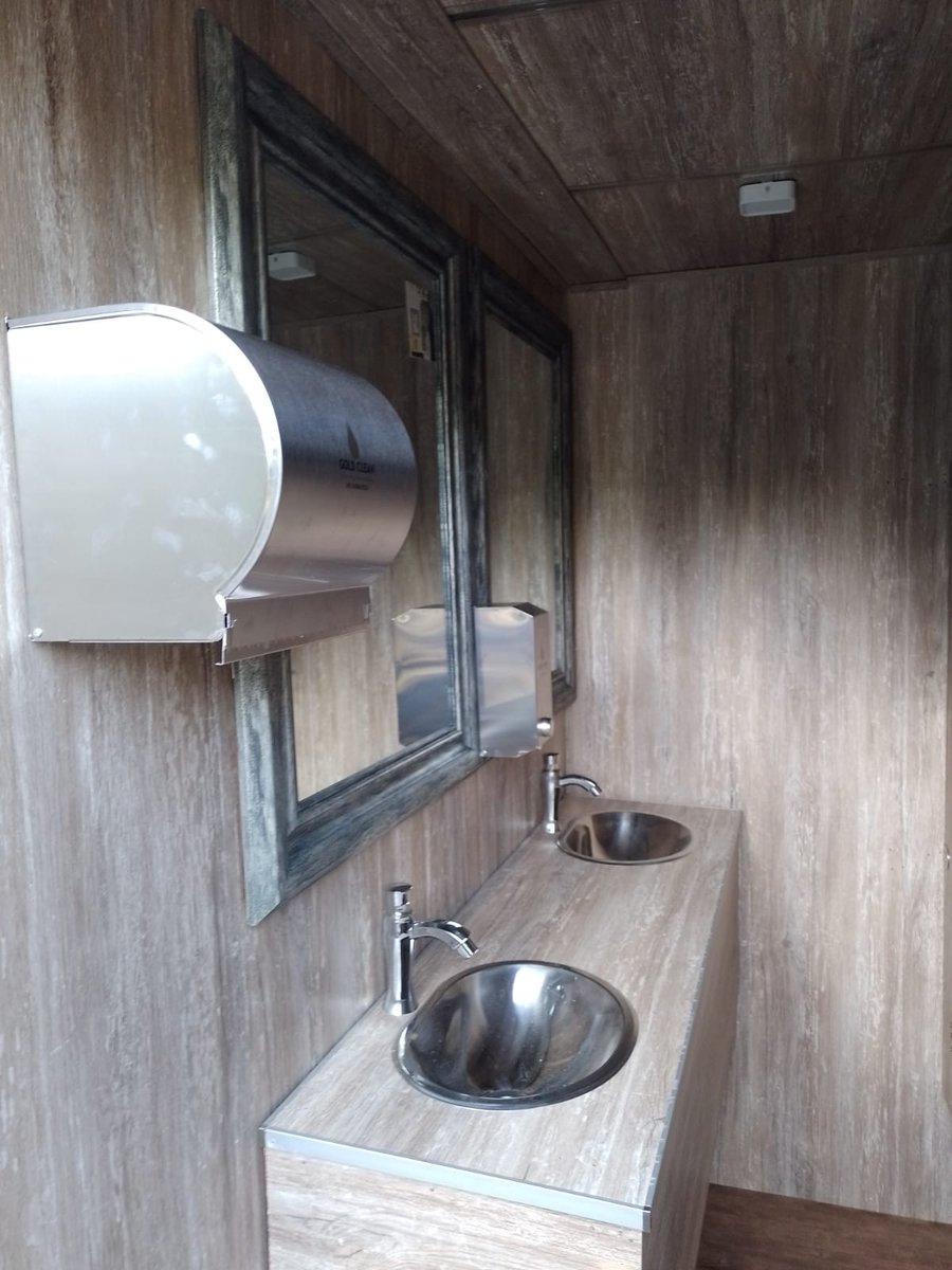 samuelincorrea's tweet photo. ¿Me ayudan con un RT? Alquiler de baños químicos para eventos vip.

#Mendoza #BañosQuímicos #Alquiler #Eventos https://t.co/c4b5NUTwhn