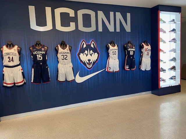 UConnHuskyAD's tweet image. Who loves ⁦@nikebasketball⁩ ⁦@UConnWBB⁩ and ⁦@UConnMBB⁩