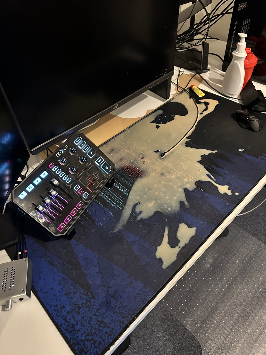 maxpanda tweet media