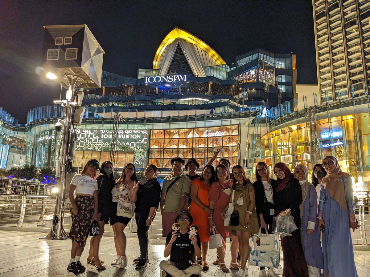 BLue_Tyline's tweet photo. Happy Birthday @Khyun04092 Happy to meet all of you guys. Till Next BrightWin event. #ไบร์ทวิน #hbdLea #hbdBright #christmas #25th #December #2022 https://t.co/ofdcokVTXP