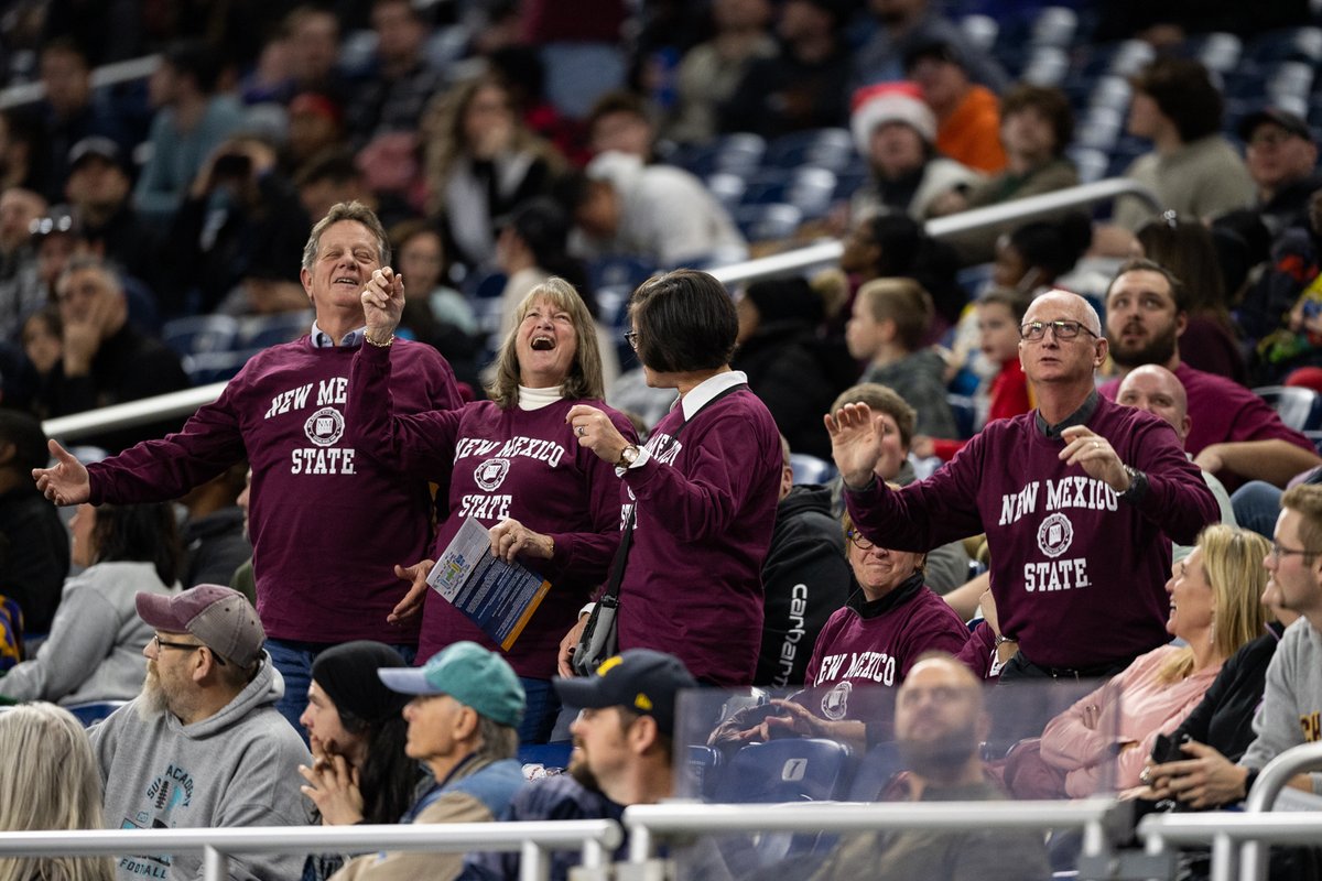 GameAboveBowl's tweet photo. A special thank you to all the fans that attended today's game! https://t.co/EtJT80g5yT