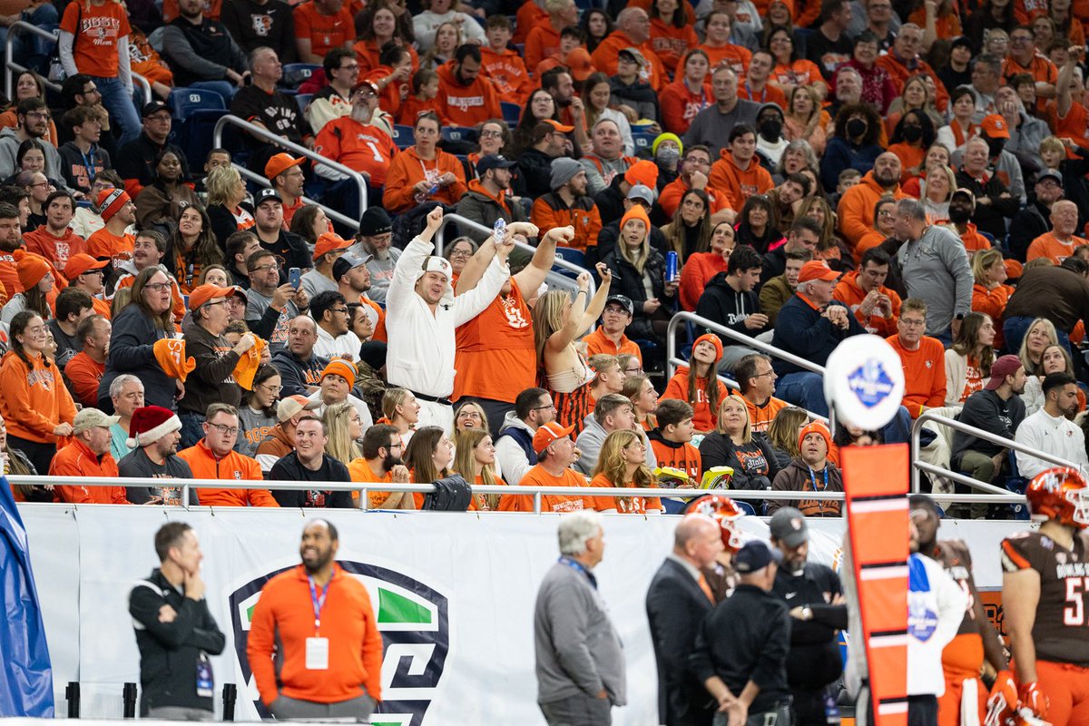 GameAboveBowl's tweet photo. A special thank you to all the fans that attended today's game! https://t.co/EtJT80g5yT