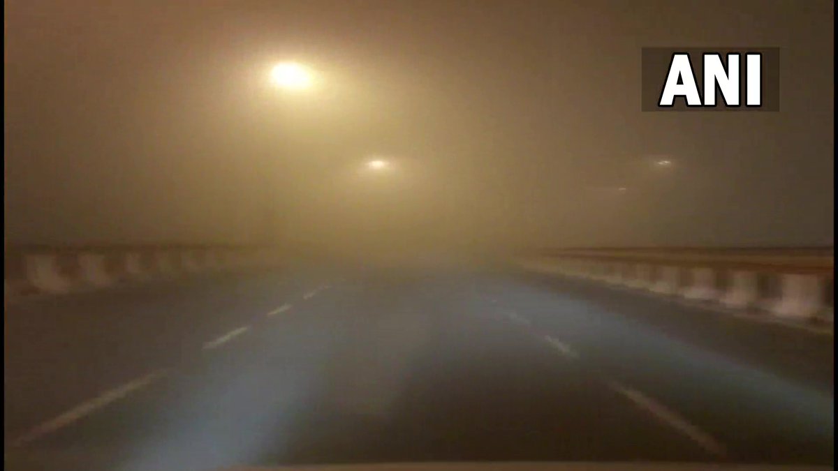 htTweets's tweet photo. Dense #fog was spotted as the cold wave continue in #Delhi, with the minimum temperature recorded at 7 degrees Celcius. 

Pictures from DND and Bara pulla

(ANI) https://t.co/d1ZSHL8r6m