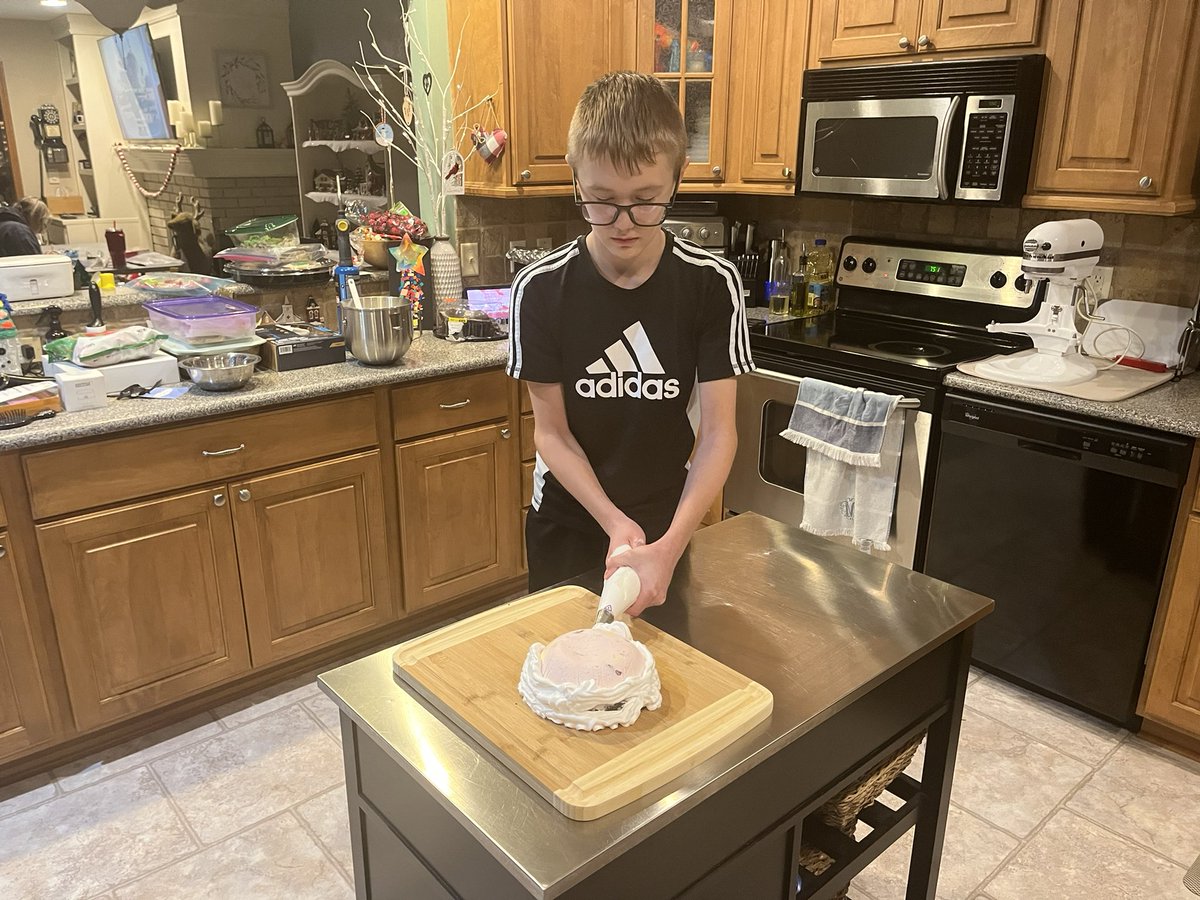 johnnyamatthews's tweet photo. @foodwishes Year 5 of holiday Baked Alaska. A family tradition started with the recipe you taught me. https://t.co/uMjmUWux8I