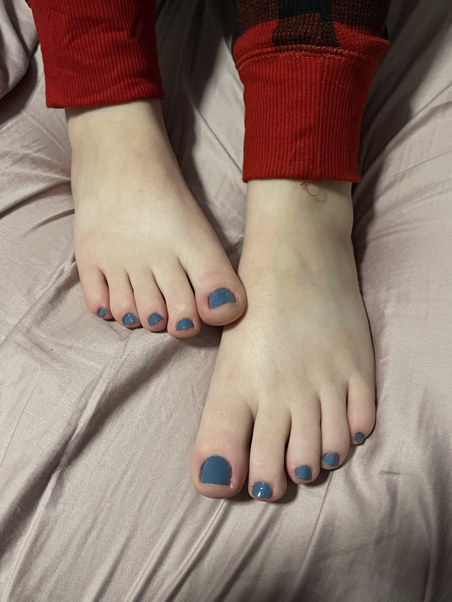 Funfeet13's tweet photo. My IG got deleted, time to build up this account.  #feetpics #PicsOfFeet #FeetLovers #footfetish #FeetPictures #FeetQueen #funfeet #FeetFetishCommunity #BuyMyFeetPics #FeetLovers #FeetFetishLovers #FeetModels https://t.co/VhHbacHhkw
