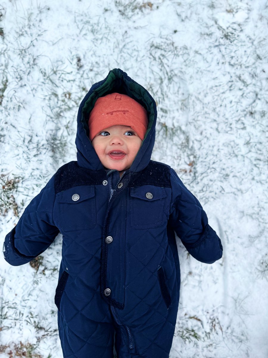 CarolReMarks's tweet photo. Cameron’s first snow!! Look how happy he is! Such a good baby. #grands #grandCam #alabamasnow https://t.co/EVH9ZJhDhA