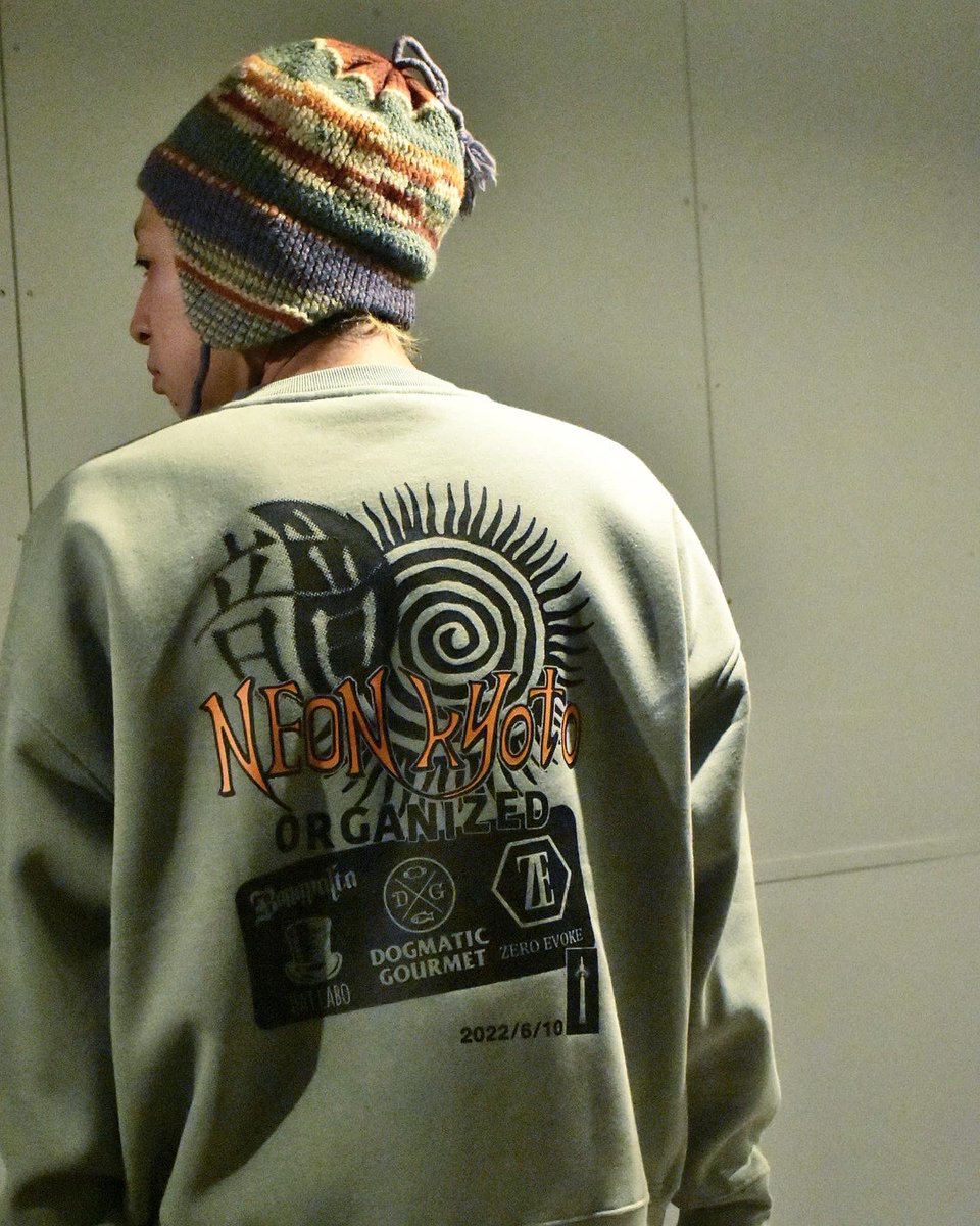 HatlaboKyoto's tweet photo. HATLABOのオンラインショップでNEON kyoto初となるAW及び、貴重なポルノ超特急コラボロンTを受注販売中です！

https://t.co/5PgodPftPh

#pue
#ポル超
もしくは
#ポル急
#neon_kyoto
#bonaparta_japan
#dogmaticgourmet
#zeroevoke
#hatlabo https://t.co/vhFEnYqZ9x