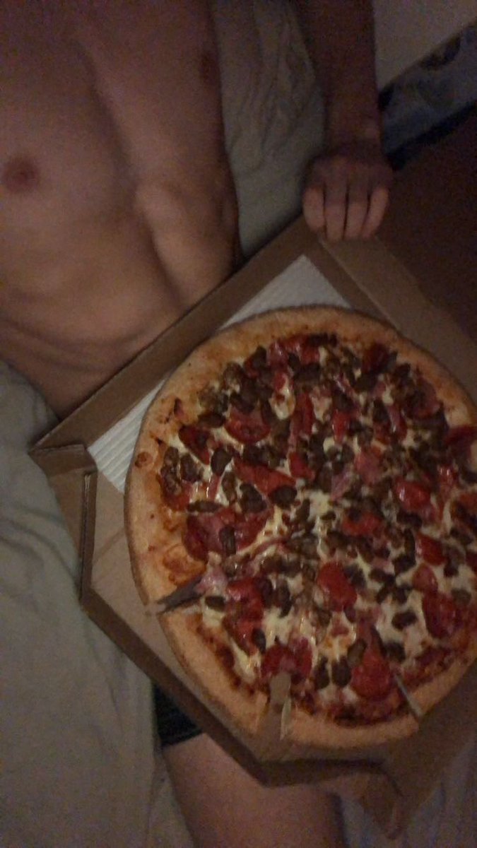 maxocream420's tweet photo. Anyone want some pizza? #gay https://t.co/YwHE83oujv