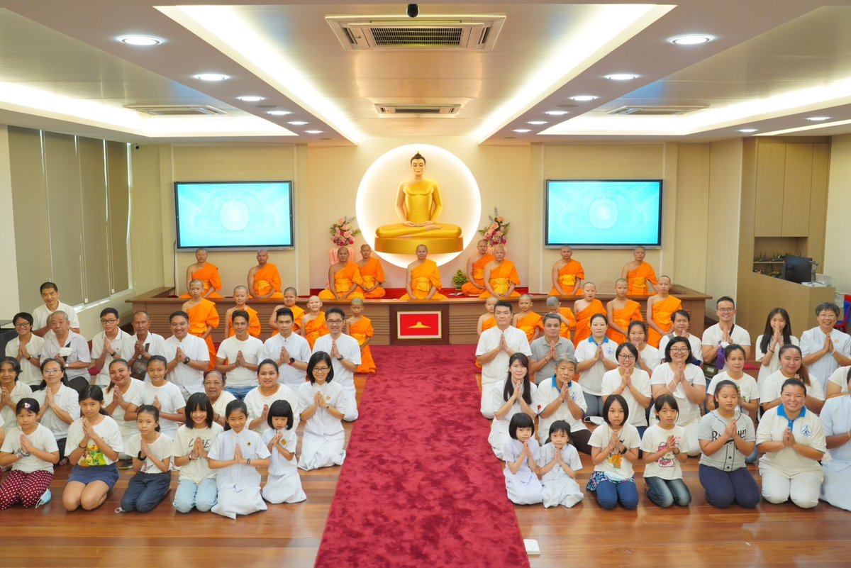 Psanitwong's tweet photo. พิธีบรรพชาสามเณรธรรมทายาท ณ วัดพระธรรมกายกัวลาลัมเปอร์ มาเลเซีย ในวันเสาร์ที่ 24 ธันวาคม พ.ศ. 2565
โดยมี พระครูวิเทศภาวนาวิธาน วิ.(ชาญชัย ปิยวาจโก) เจ้าอาวาสวัดพระธรรมกายปาล์มบีช USA  เป็นพระอุปัชฌาย์ https://t.co/wL1OSdbpXC