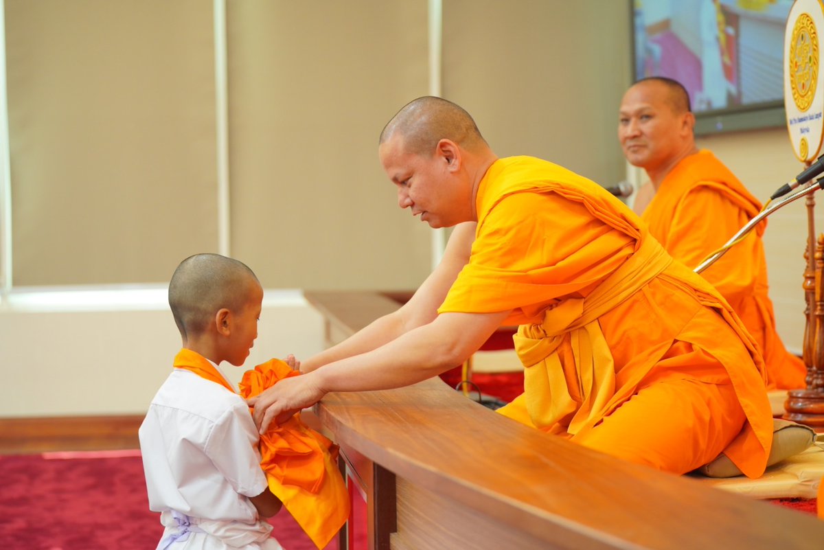 Psanitwong's tweet photo. พิธีบรรพชาสามเณรธรรมทายาท ณ วัดพระธรรมกายกัวลาลัมเปอร์ มาเลเซีย ในวันเสาร์ที่ 24 ธันวาคม พ.ศ. 2565
โดยมี พระครูวิเทศภาวนาวิธาน วิ.(ชาญชัย ปิยวาจโก) เจ้าอาวาสวัดพระธรรมกายปาล์มบีช USA  เป็นพระอุปัชฌาย์ https://t.co/wL1OSdbpXC