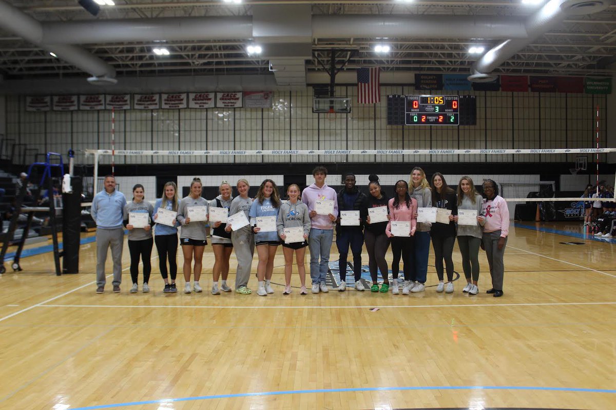GoHFUTigers's tweet photo. Earlier this year at a volleyball match, we honored @HolyFamilyUโs recipients of the 2021-22 #D2ADA Academic Achievement Award https://t.co/hkn2L0oPwl