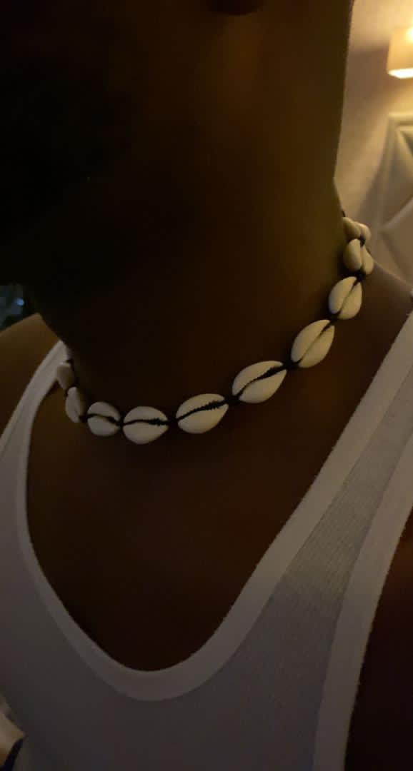 chickonaire's tweet photo. Client's order 🥰

Just a reminder that I make original cowrie choker and non tarnish bracelets 😁

Price: Choker- #4000
Cowrie bracelet - #2000
3 in 1 bracelet - #7000
#CowrieChokerInLagos
#BeadedBraceletsInOgba
#NonTarnishBeads
#BeadMaker https://t.co/TsHEBcRrJU