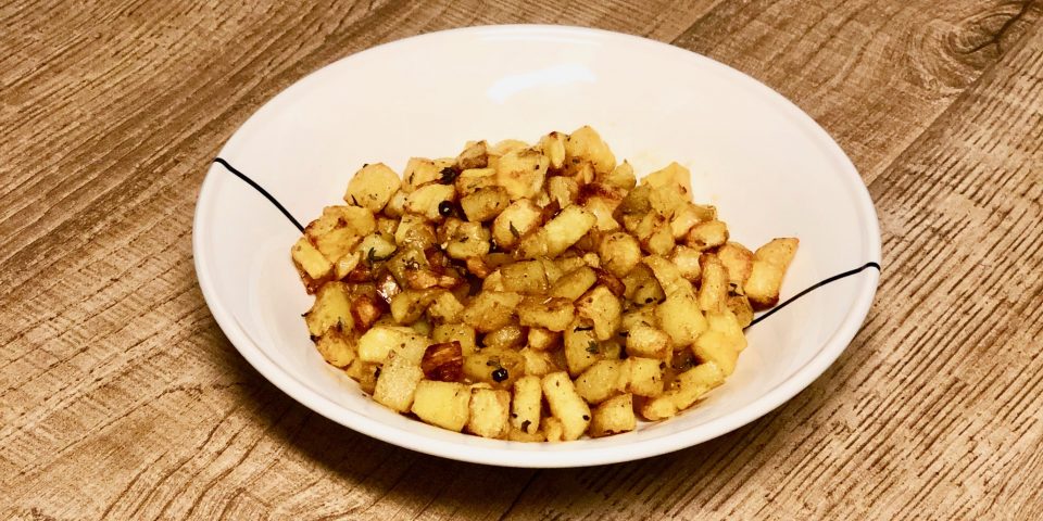 gerechtenweb's tweet photo. krokante kruidige aardappelblokjes.
Krokante kruidige aardappelblokjes zijn het ideale bijgerecht voor een feestelijke dis. Een aangename afwisseling voor de klassieke frieten of kroketten.
#aardappel #kerstmenu #ovenschotel
https://t.co/6i8wJX9jbv https://t.co/FCy3eWnS3y