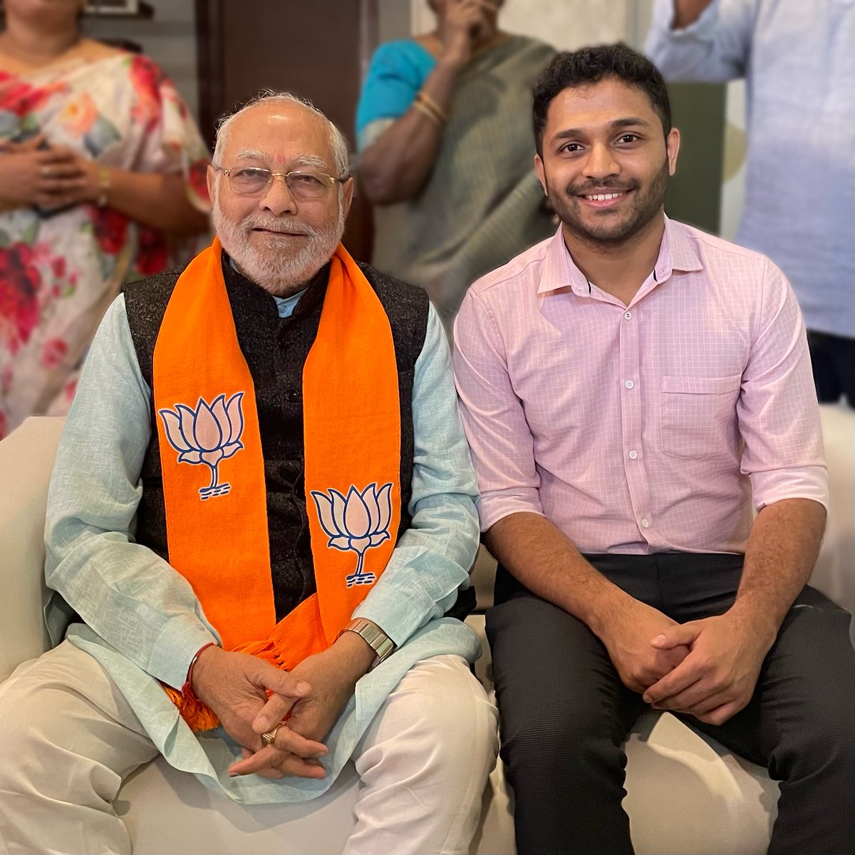 arjunprabhakar_'s tweet photo. Honoured to meet Shri Prahlad Modi Ji
.
. 
.
.
#prahladmodi #Modi 
.
.
#BricstalGroup https://t.co/UosrC7LJUB