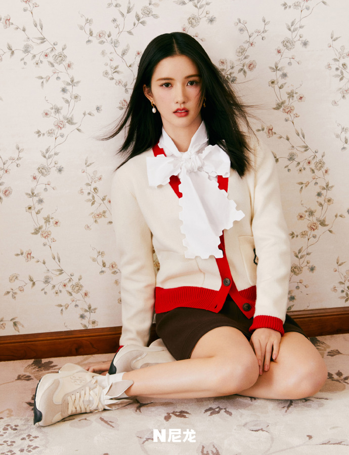 EntTofu's tweet photo. #KongXueer and #LiuXiening takes the cover of Nylon China Jan 2023 issue

#孔雪儿 #刘些宁
Source: https://t.co/5CaTU0WDtU https://t.co/0mGH13UpWc