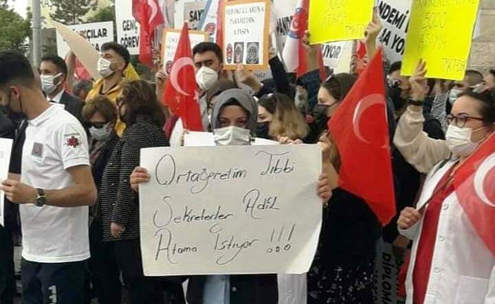 <a href="/drfahrettinkoca/">Dr. Fahrettin Koca</a> İlk alımda hiçe sayılan ortaöğretim tıbbi sekreterlerin hakkı ikinci alım ile birleştirilip bizlere artı kontenjan olarak yansıyacak mi?.zi
<a href="/RTErdogan/">Recep Tayyip Erdoğan</a>
<a href="/fuatoktay/">Fuat Oktay</a>
<a href="/DrRecepAkdag/">Recep Akdağ</a>
<a href="/drfahrettinkoca/">Dr. Fahrettin Koca</a>
@arzuerdemDB
<a href="/FahrettinYokus/">Fahrettin Yokuş</a>
LiseTıbbi SekBURADA