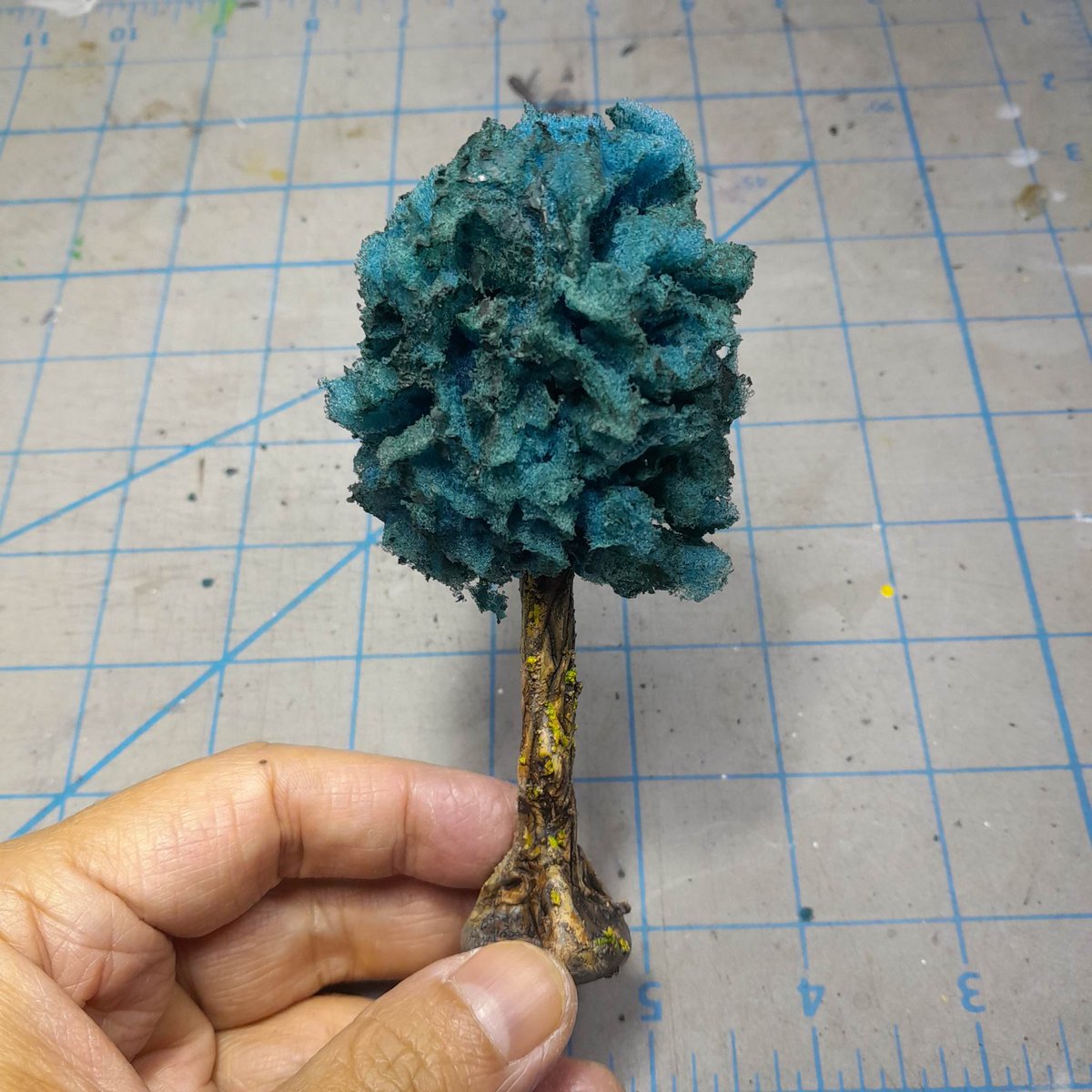 ManilaPCGaming's tweet photo. #DIYTrees lookin' fine using foam and hot iron 🌳🌳🌳#minipainting #diyterrain https://t.co/OB5bzVH3F5