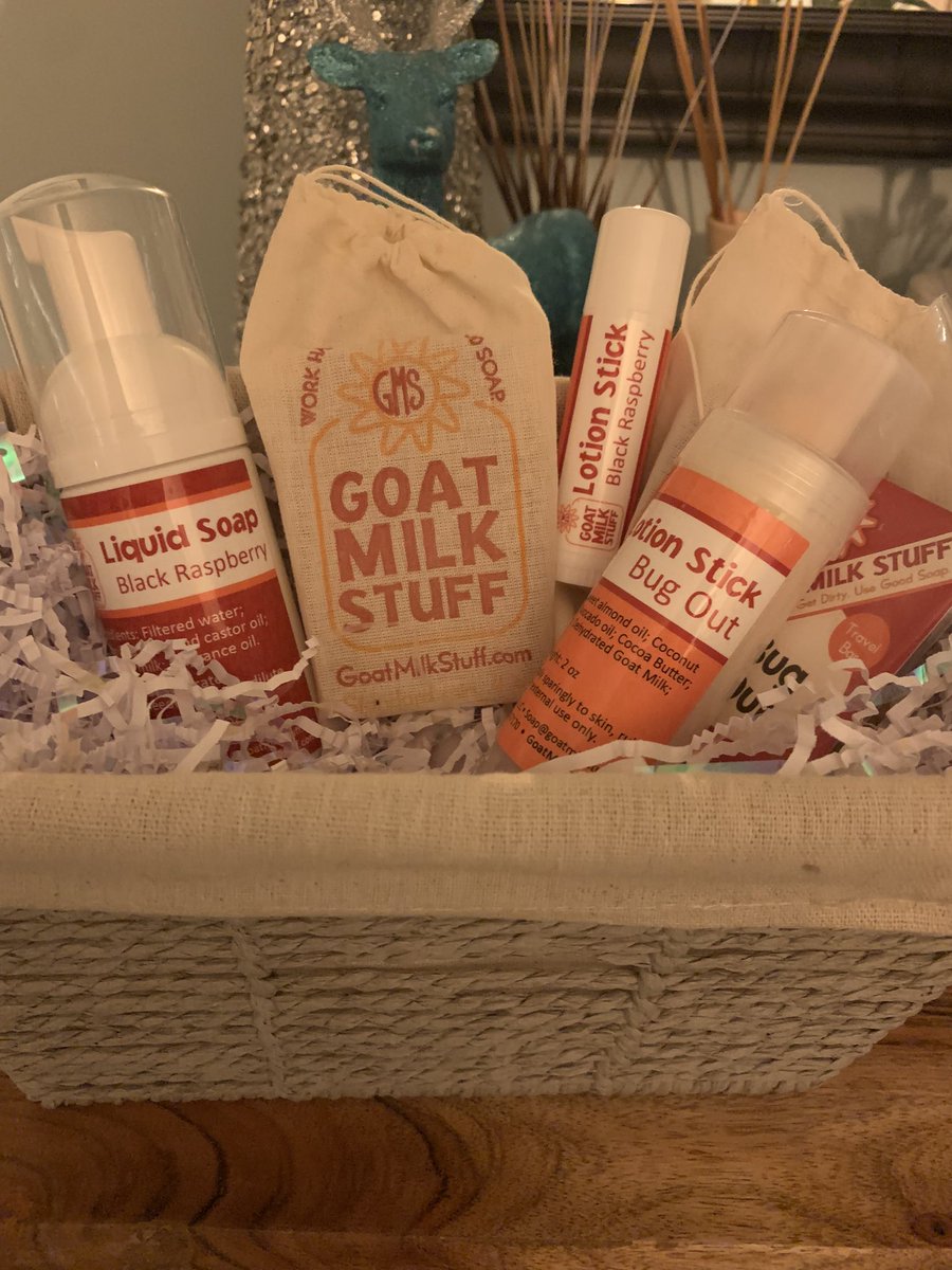 Christmas basket I made up for my mother ♥️ <a href="/goatmilkstuff/">Goat Milk Stuff</a> Goat Milk Stuff products w a gift card! She loved it!!! ♥️ <a href="/dannywood/">Danny Wood</a> highly recommend this company! ♥️