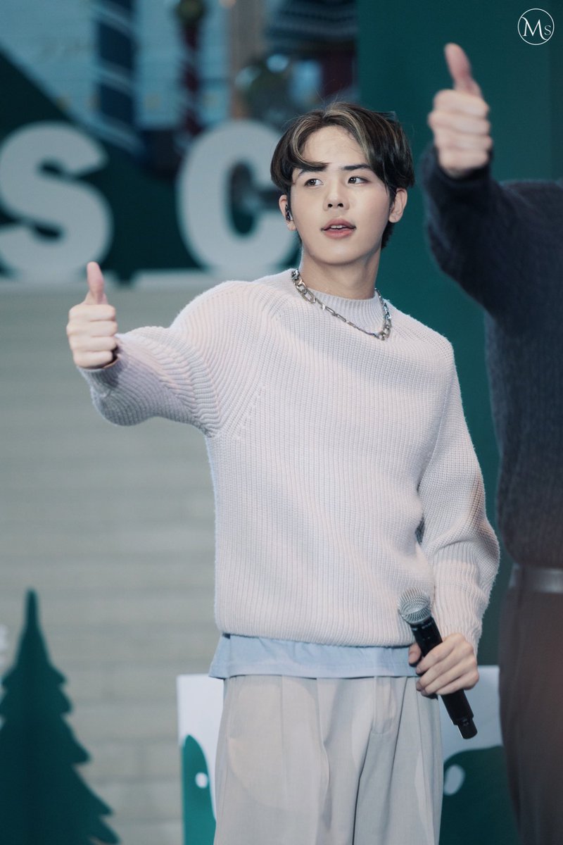 merrymumories's tweet photo. 221224🐯🤍

#WintercallingxATLAS 
#Wintercalling #หิมะตกที่ศูนย์สิริกิติ์
#MUONSAN #MuonATLAS #ATLAS_TH https://t.co/kqKur3uEnH