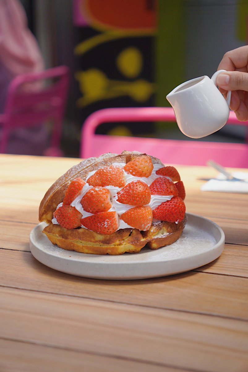 andragulacakery's tweet photo. classic waffles ? say what ? Try now 🤤 only at Setia Alam outlet https://t.co/gtAl4V7OkK