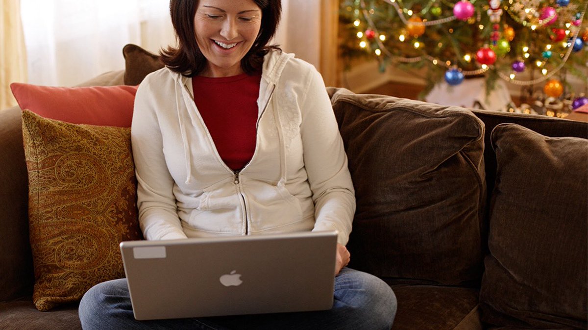 TheTechStoreSC's tweet image. Did you get new technology for Christmas? Post your photo below showing off your tech Christmas gifts!

We offer training and set up on phones, tablets, and computers. Stop by any of our 3 stores for a training session on your new tech 

💻🧑‍💻📱🖨️🖥️👩‍💻