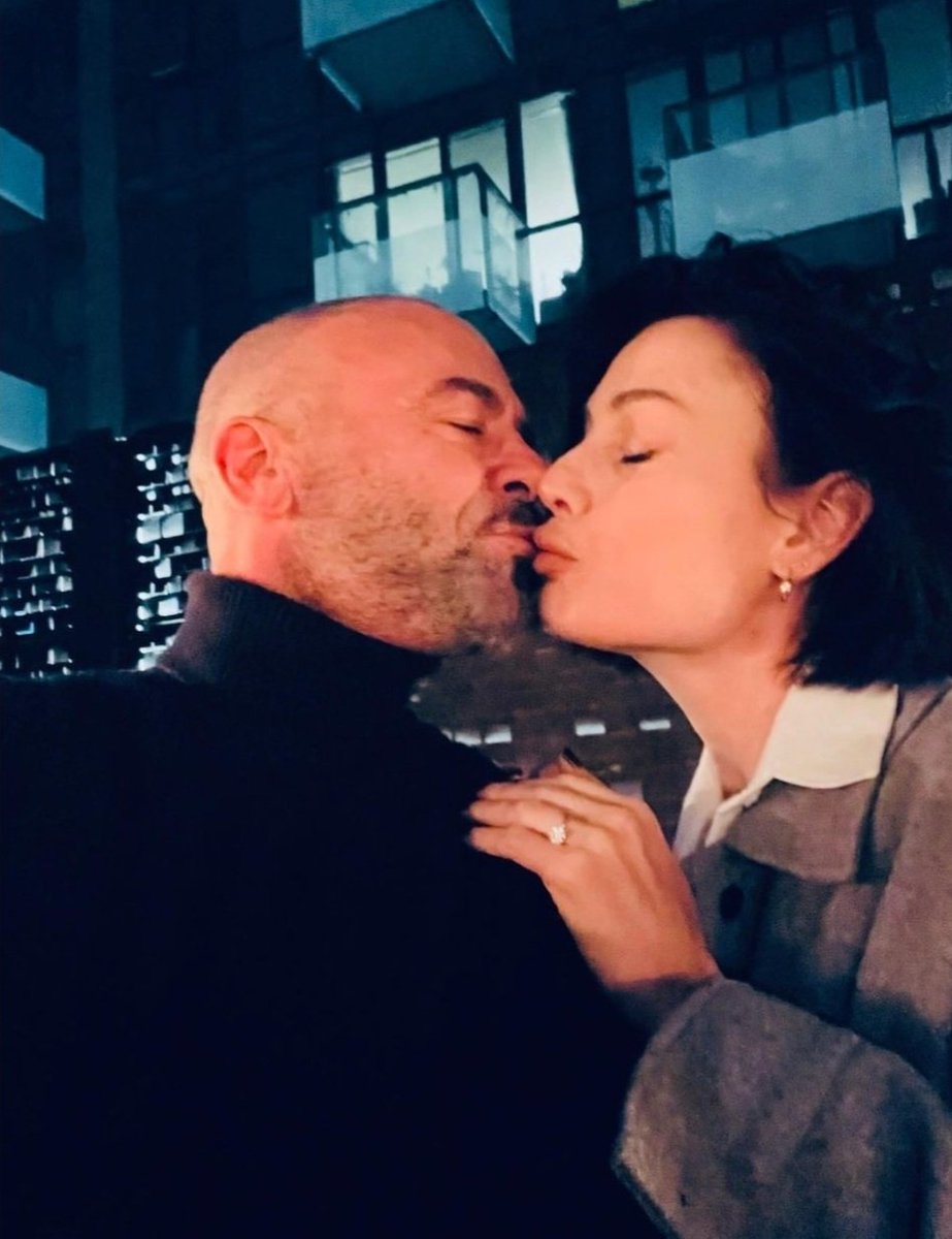 TMI_Uruguay's tweet photo. Happy holidays from @AnnaBananaHops @RealDanBarna @alanvansprang and #ShawnaLee
#ShadowFam #Underpaint #InTheDark #Lillith #Alantine https://t.co/Mrw3I0elAn